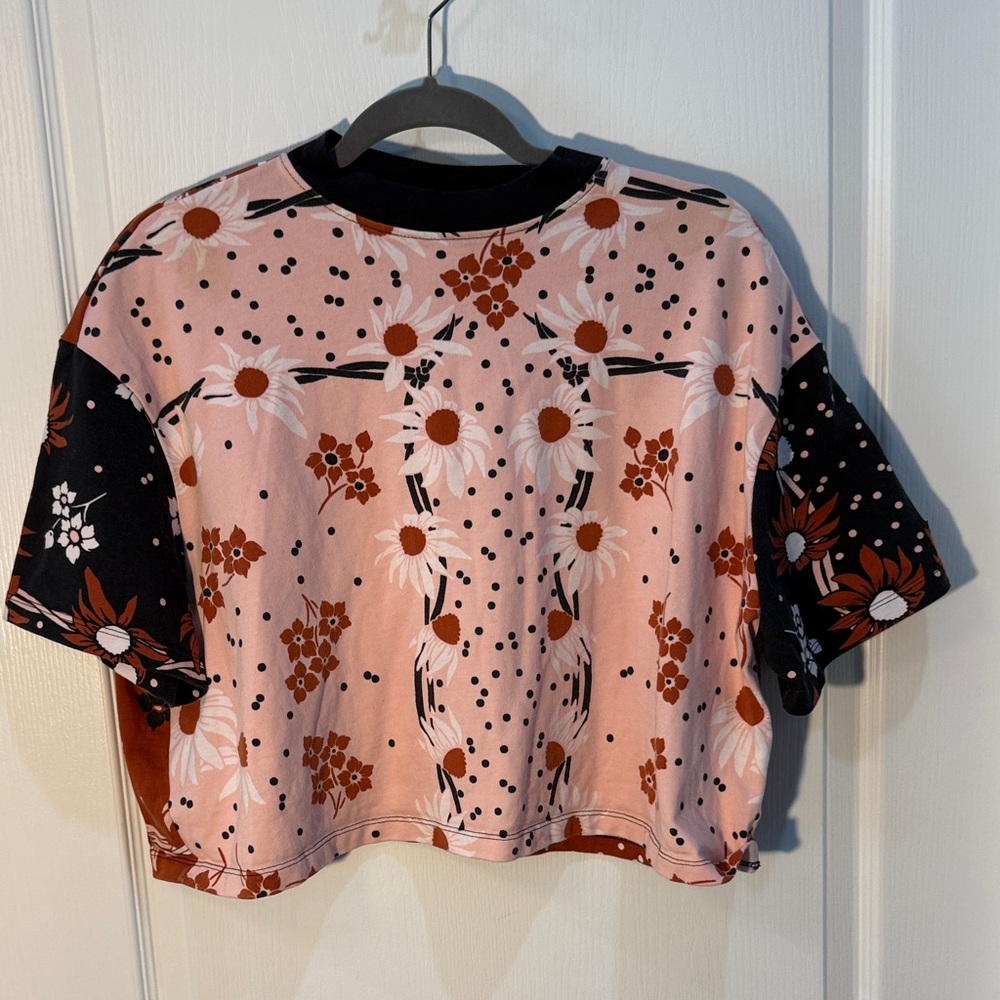 Nike Pink and Black Floral Crop Top Size XL